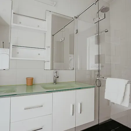 De Zeeparel By Interhome *